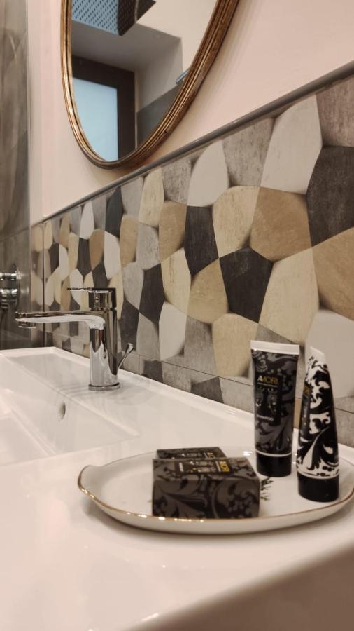 B&B Romeo Luxury Rooms Catânia Exterior foto